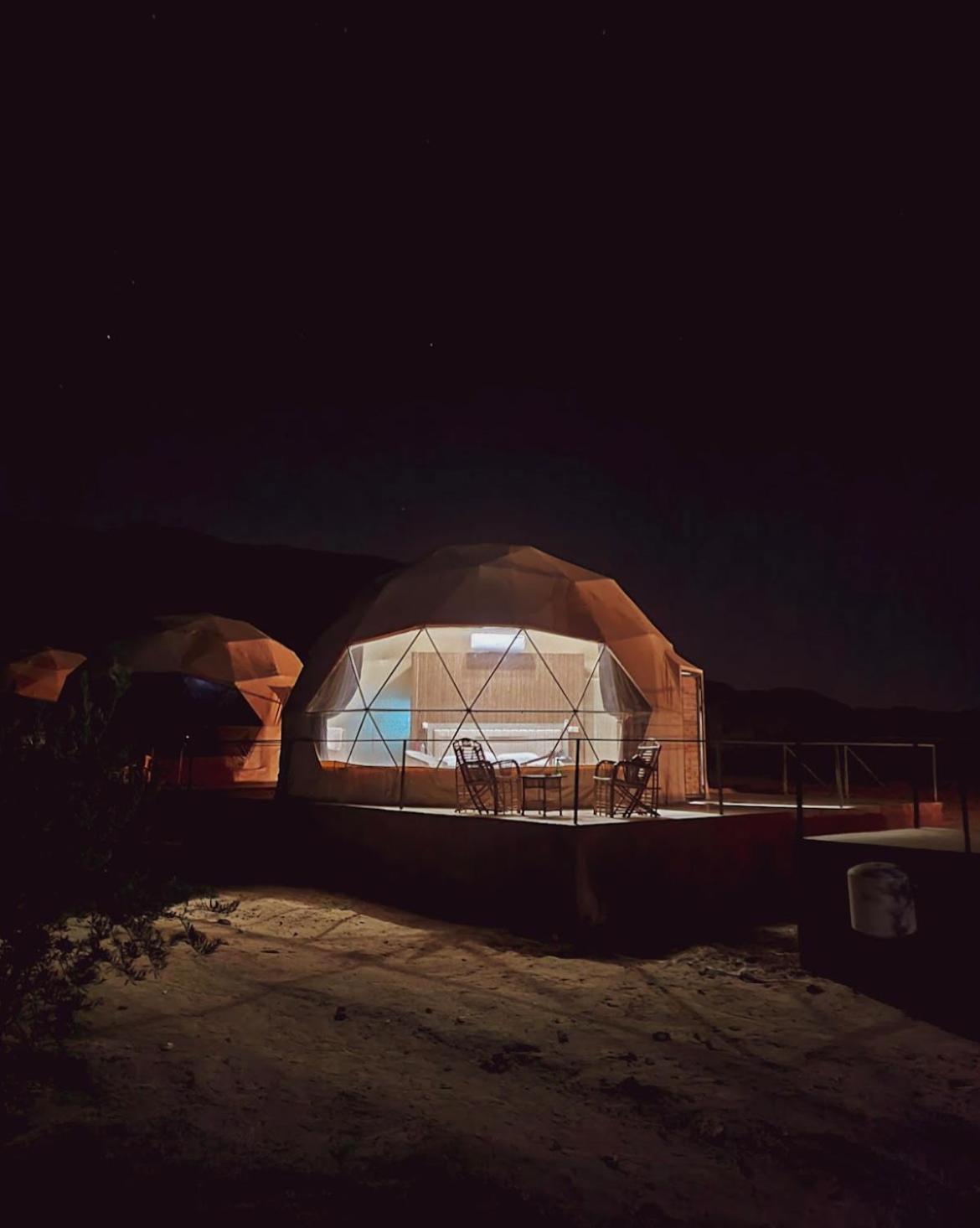 Adel Rum Camp Bubbles Wadi Rum Exteriör bild