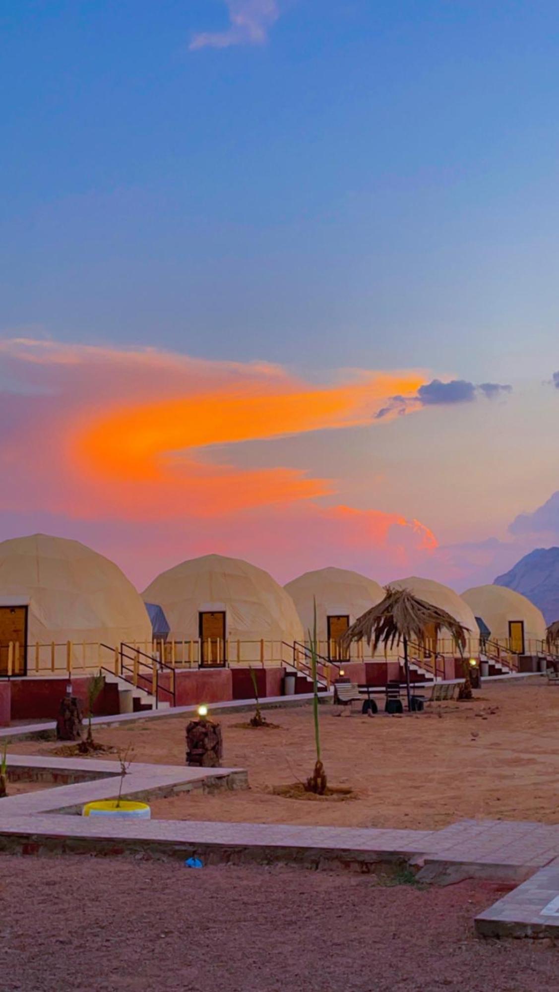 Adel Rum Camp Bubbles Wadi Rum Exteriör bild