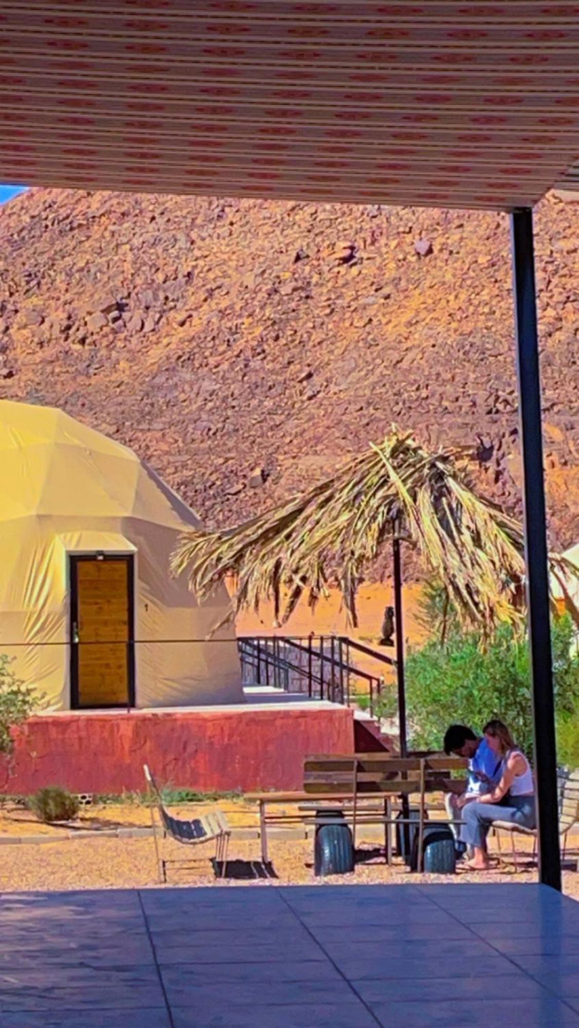 Adel Rum Camp Bubbles Wadi Rum Exteriör bild